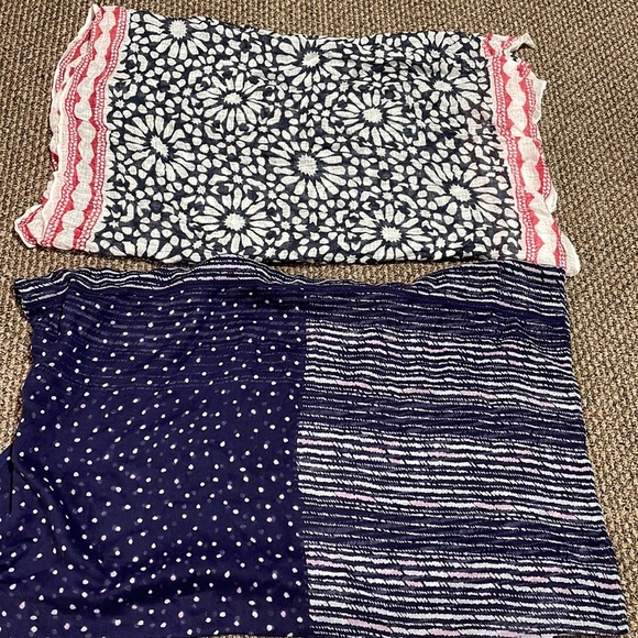 Set of 4 summer lightweight scarves - Banana Republic/Loft, two NWT - Picture 2 of 12